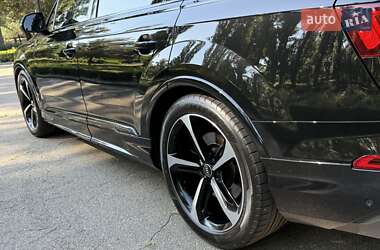 Внедорожник / Кроссовер Audi SQ7 2023 в 