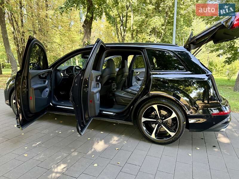 Позашляховик / Кросовер Audi SQ7 2023 в Києві