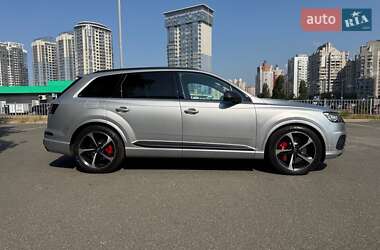Внедорожник / Кроссовер Audi SQ7 2017 в 