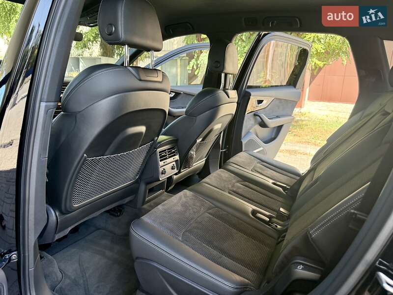 Внедорожник / Кроссовер Audi SQ7 2021 в Днепре