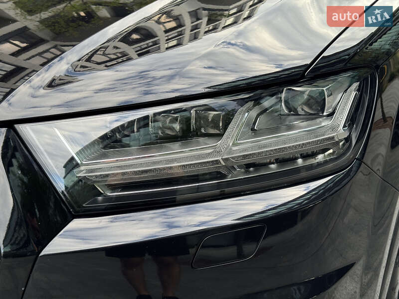 Внедорожник / Кроссовер Audi SQ7 2016 в Киеве