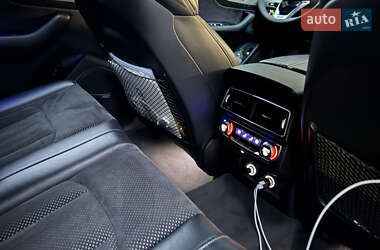 Внедорожник / Кроссовер Audi SQ7 2018 в 