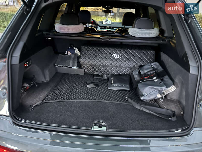Внедорожник / Кроссовер Audi SQ7 2018 в Киеве фото 11 Внедорожник / Кроссовер Audi SQ7 2018 в Киеве