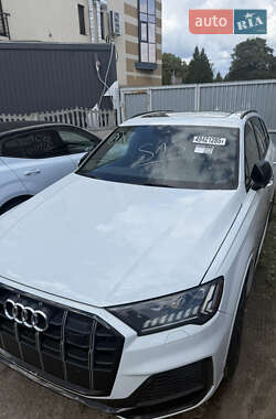 Внедорожник / Кроссовер Audi SQ7 2020 в 