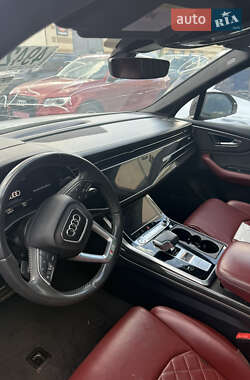 Внедорожник / Кроссовер Audi SQ7 2020 в 