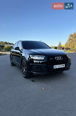 Внедорожник / Кроссовер Audi SQ7 2017 в Полтаве