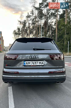 Внедорожник / Кроссовер Audi SQ7 2018 в 