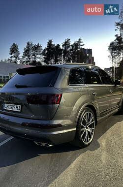 Внедорожник / Кроссовер Audi SQ7 2018 в 