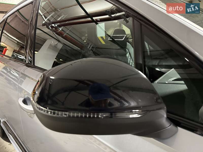 Внедорожник / Кроссовер Audi SQ7 2020 в Киеве