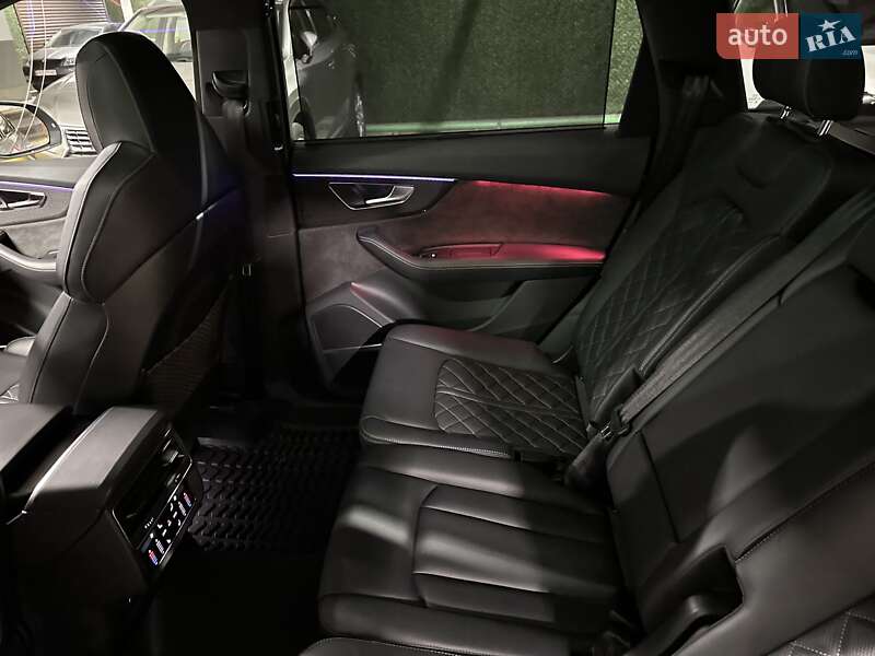 Внедорожник / Кроссовер Audi SQ7 2020 в Киеве
