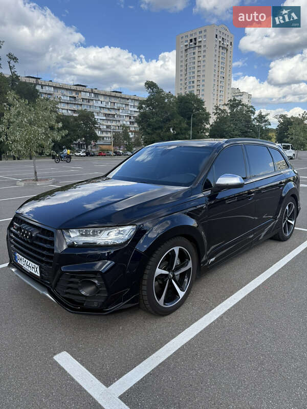 Позашляховик / Кросовер Audi SQ7 2017 в Києві