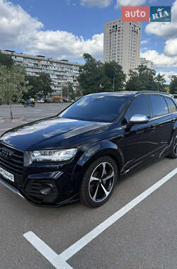 Позашляховик / Кросовер Audi SQ7 2017 в 