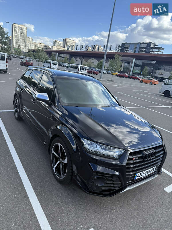 Позашляховик / Кросовер Audi SQ7 2017 в Києві
