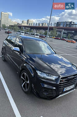 Позашляховик / Кросовер Audi SQ7 2017 в 