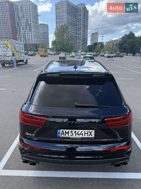 Позашляховик / Кросовер Audi SQ7 2017 в Києві