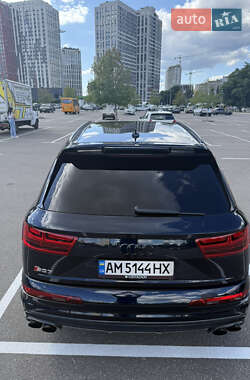 Позашляховик / Кросовер Audi SQ7 2017 в 