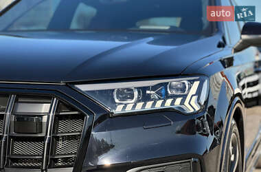 Внедорожник / Кроссовер Audi SQ7 2021 в 