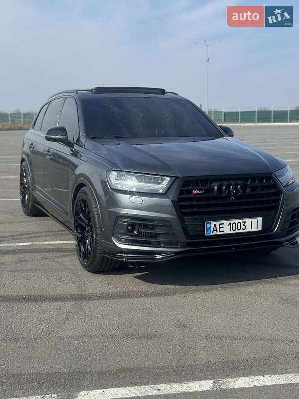 Внедорожник / Кроссовер Audi SQ7 2018 в Днепре
