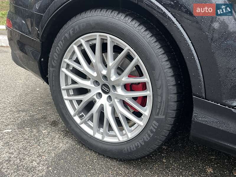 Внедорожник / Кроссовер Audi SQ7 2020 в Киеве