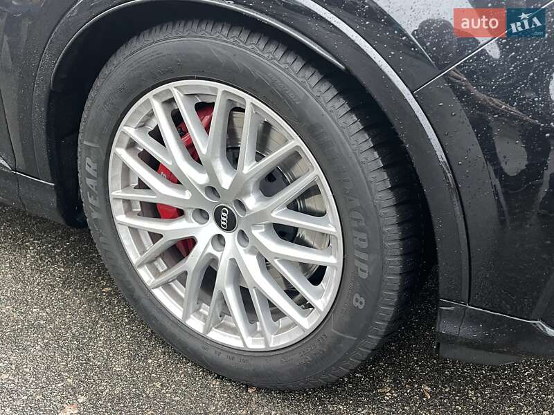 Внедорожник / Кроссовер Audi SQ7 2020 в Киеве