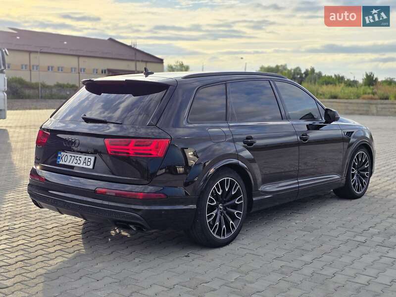 Позашляховик / Кросовер Audi SQ7 2018 в Мукачевому