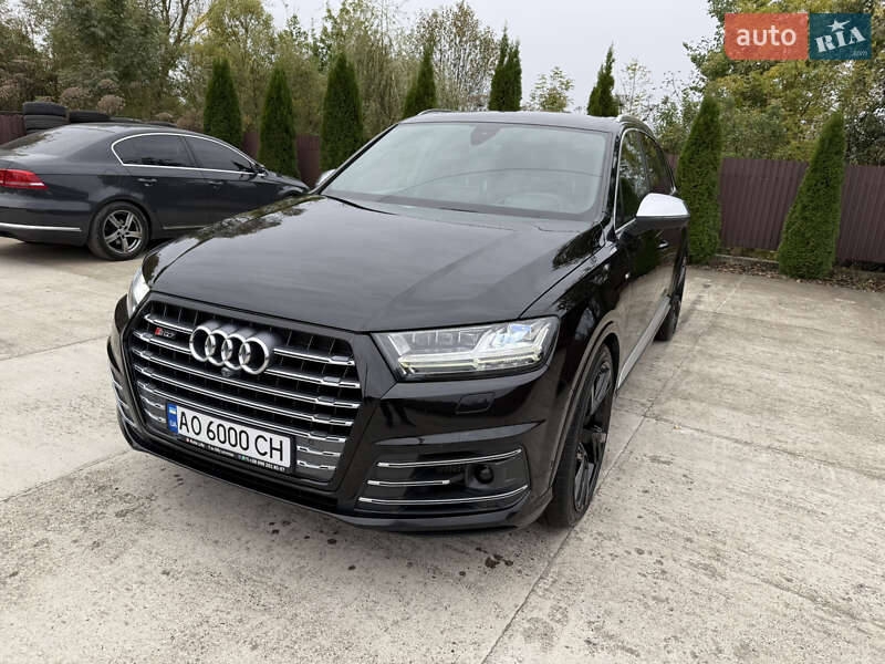 Позашляховик / Кросовер Audi SQ7 2016 в Хусті