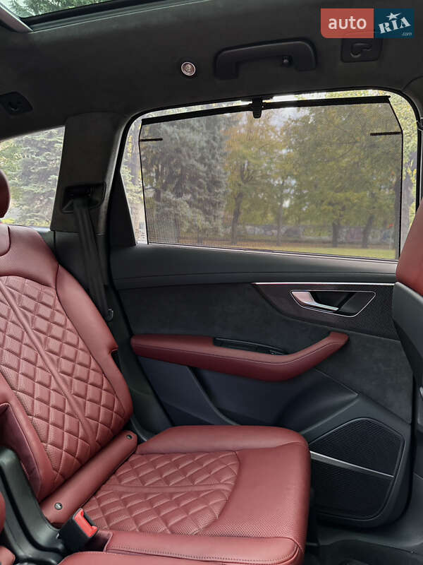 Внедорожник / Кроссовер Audi SQ7 2022 в Днепре