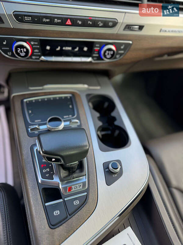 Позашляховик / Кросовер Audi SQ7 2017 в Рівному фото 15 Позашляховик / Кросовер Audi SQ7 2017 в Рівному