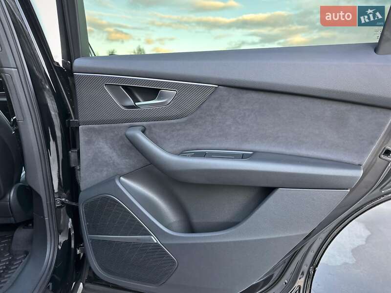 Внедорожник / Кроссовер Audi SQ7 2024 в Киеве