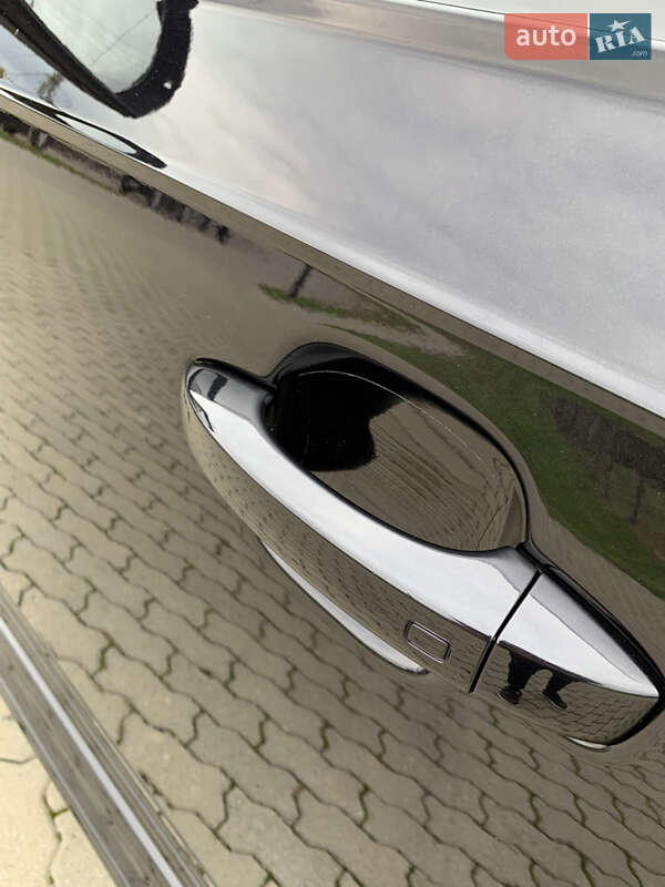 Внедорожник / Кроссовер Audi SQ7 2018 в Сваляве