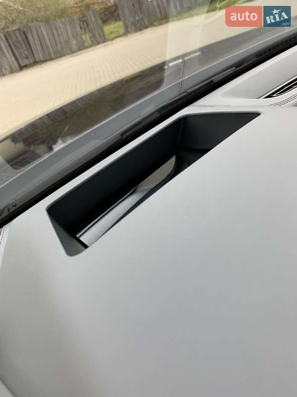 Внедорожник / Кроссовер Audi SQ7 2018 в Сваляве