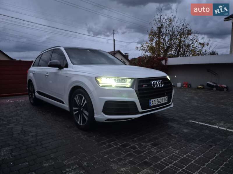 Позашляховик / Кросовер Audi SQ7 2017 в Дніпрі