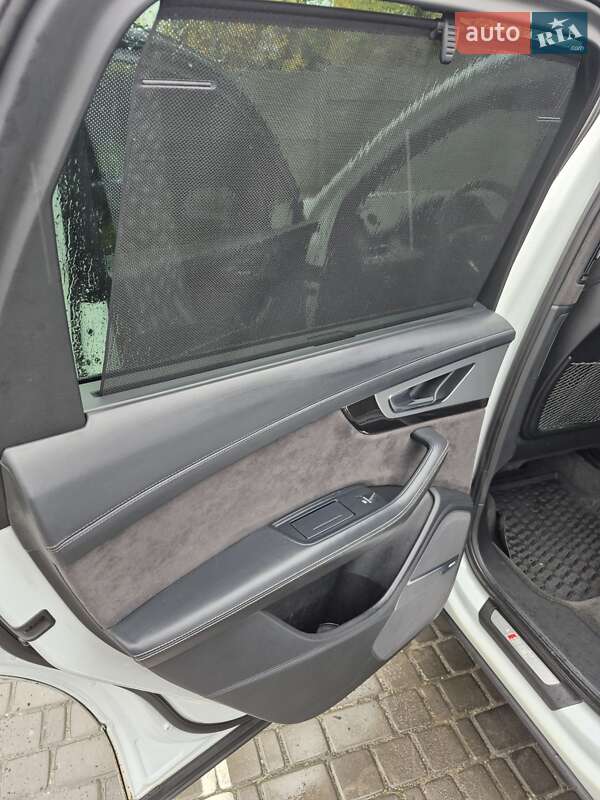 Позашляховик / Кросовер Audi SQ7 2017 в Дніпрі