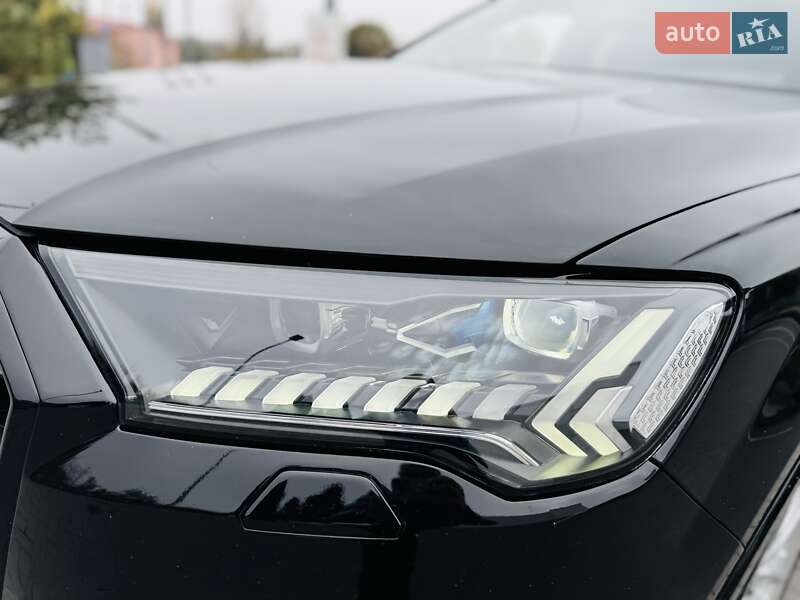 Позашляховик / Кросовер Audi SQ7 2019 в Дніпрі