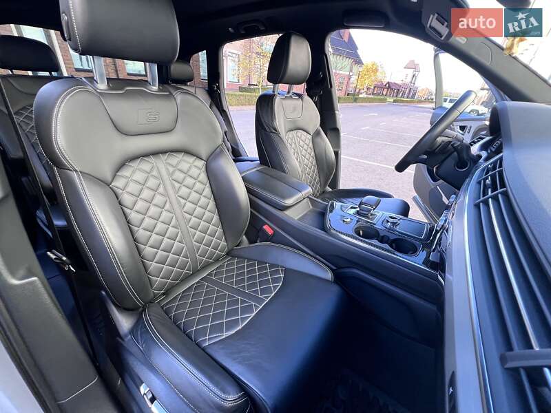 Внедорожник / Кроссовер Audi SQ7 2017 в Киеве