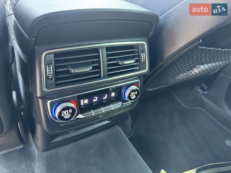 Позашляховик / Кросовер Audi SQ7 2017 в Києві
