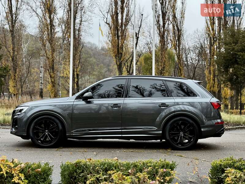 Позашляховик / Кросовер Audi SQ7 2024 в Києві