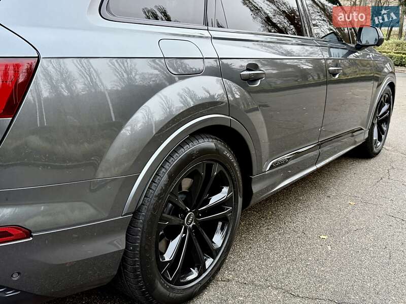 Позашляховик / Кросовер Audi SQ7 2024 в Києві