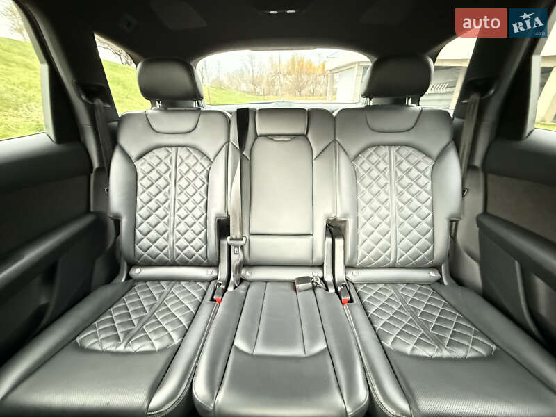 Позашляховик / Кросовер Audi SQ7 2021 в Києві