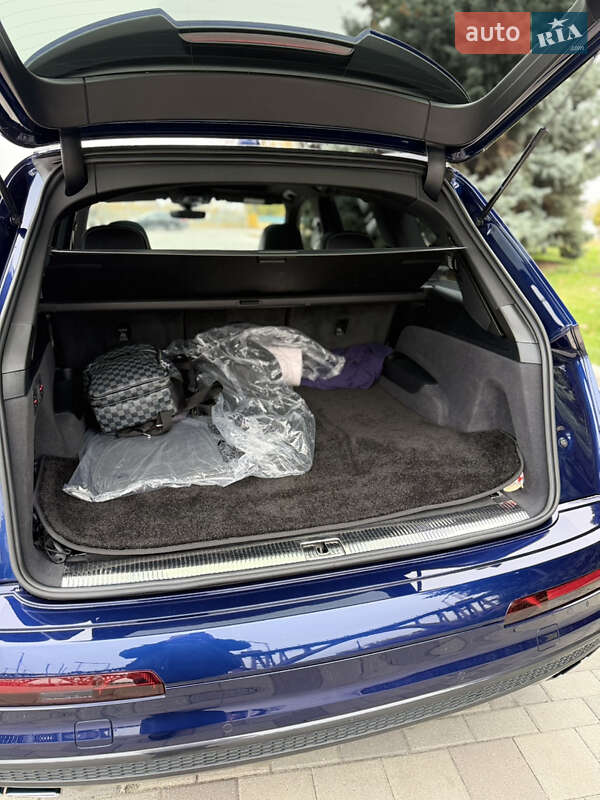 Позашляховик / Кросовер Audi SQ7 2018 в Дніпрі фото 31 Позашляховик / Кросовер Audi SQ7 2018 в Дніпрі
