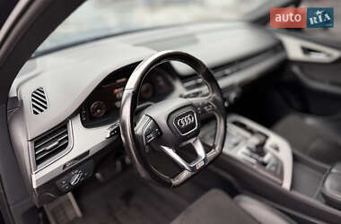 Позашляховик / Кросовер Audi SQ7 2017 в Києві