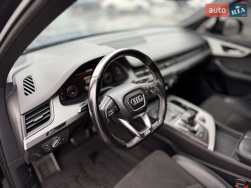 Позашляховик / Кросовер Audi SQ7 2017 в Києві