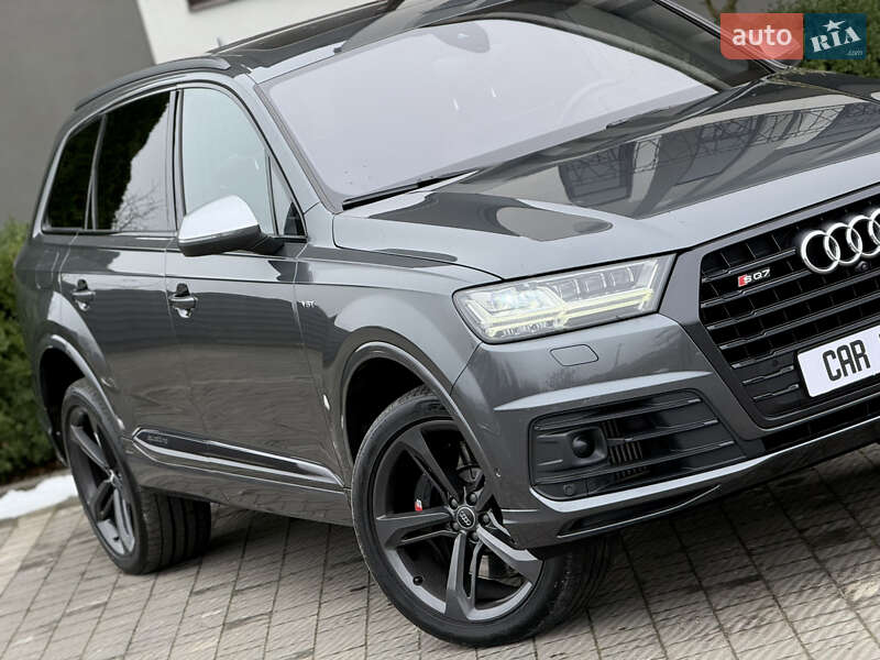 Позашляховик / Кросовер Audi SQ7 2017 в Стрию