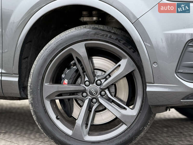 Позашляховик / Кросовер Audi SQ7 2017 в Стрию