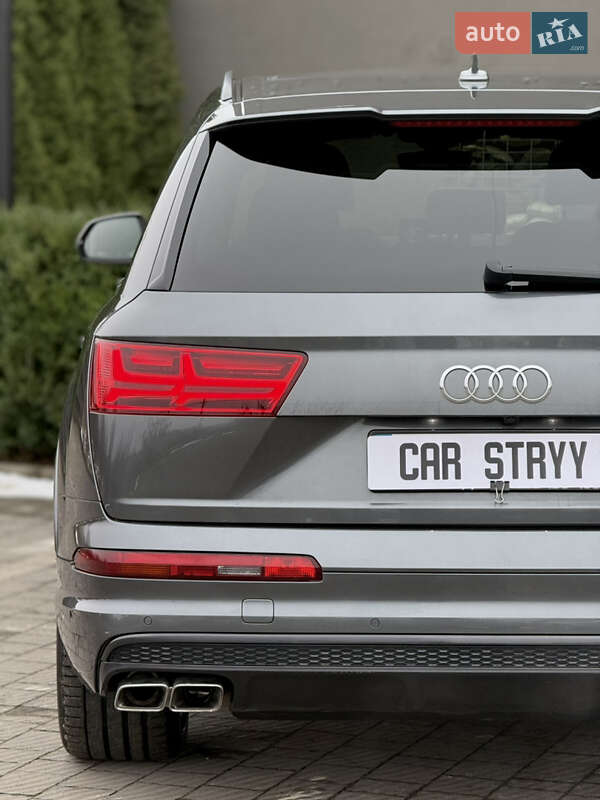 Позашляховик / Кросовер Audi SQ7 2017 в Стрию