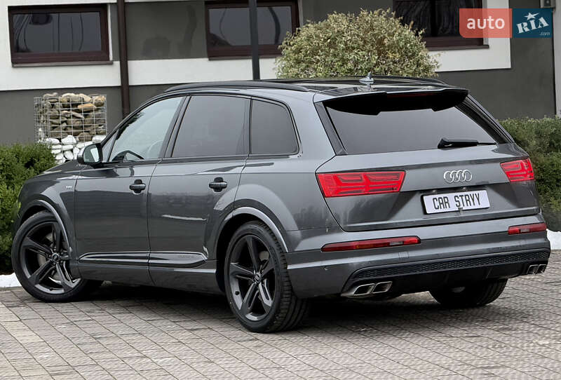 Позашляховик / Кросовер Audi SQ7 2017 в Стрию