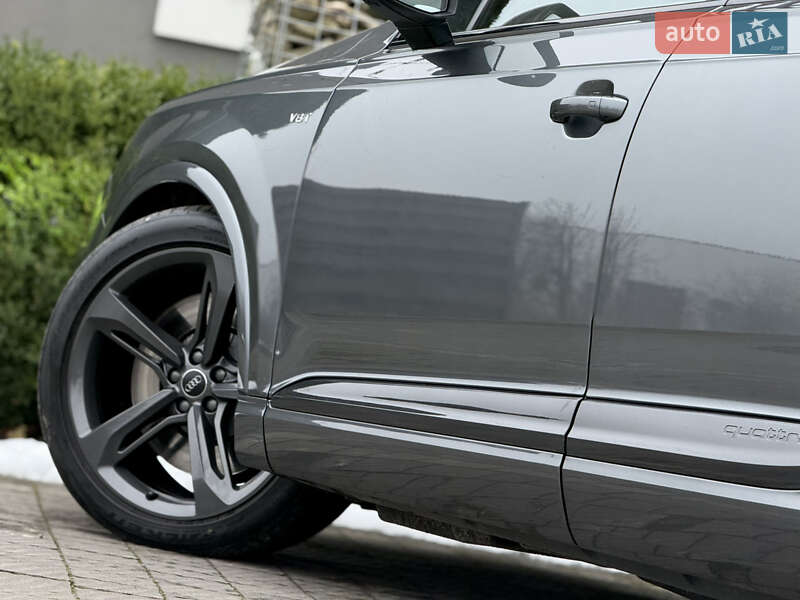 Позашляховик / Кросовер Audi SQ7 2017 в Стрию