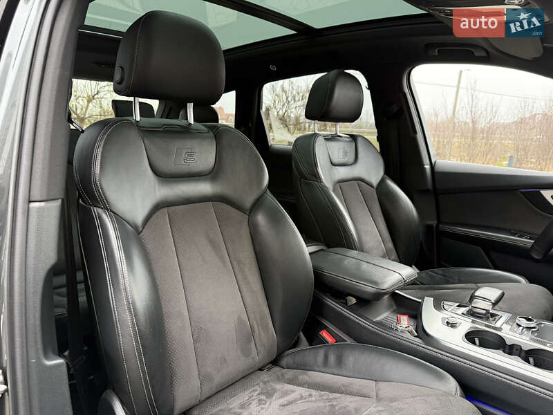 Позашляховик / Кросовер Audi SQ7 2017 в Стрию