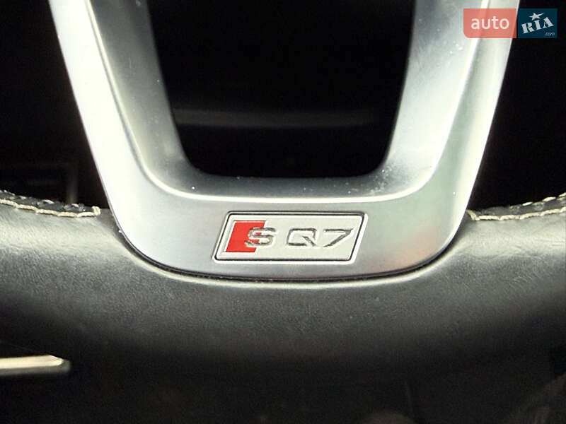 Позашляховик / Кросовер Audi SQ7 2017 в Стрию