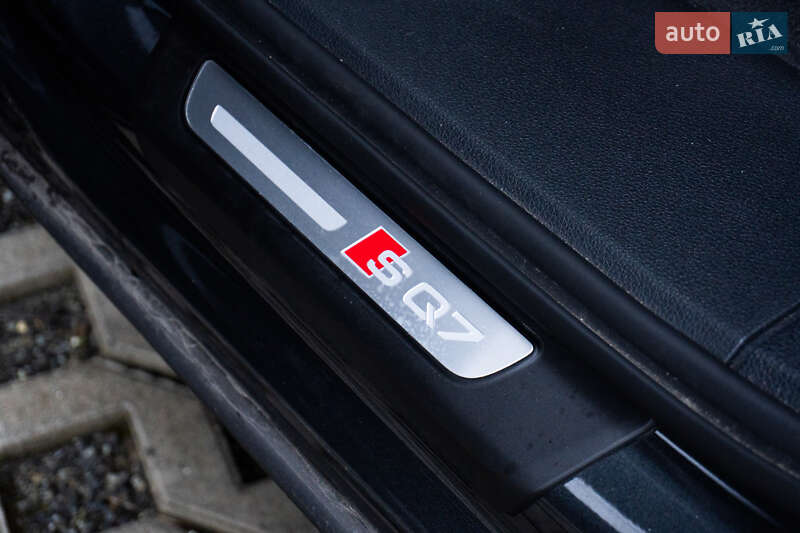 Позашляховик / Кросовер Audi SQ7 2018 в Львові